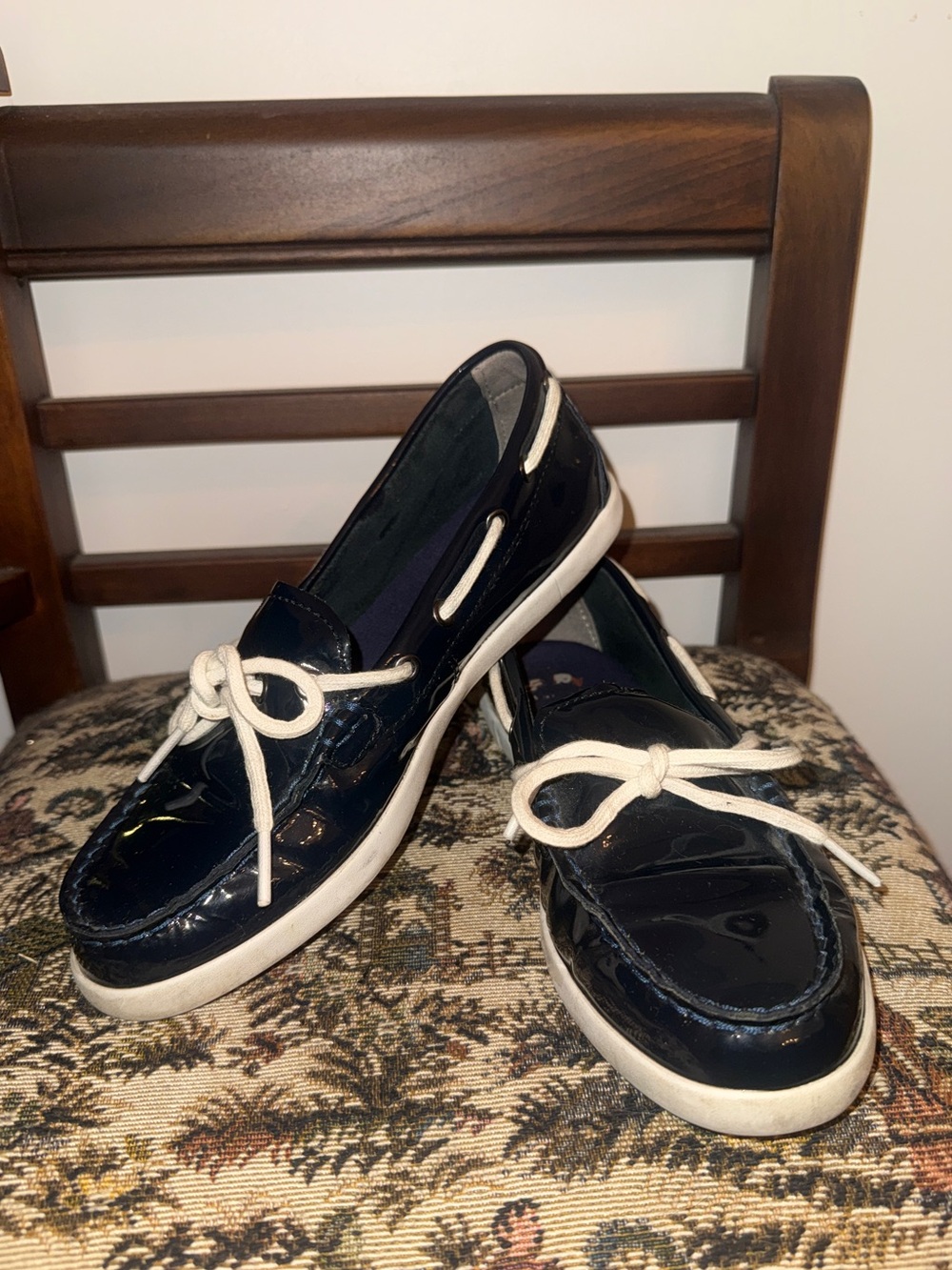 Cole Haan Nantucket Camp Moccasins Navy Patent Leather Boat Shoes Women’s 7.5B - Picture 2 of 12